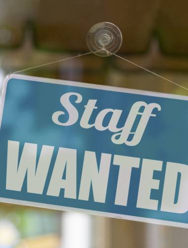 Servicekraft gesucht Symbolfoto